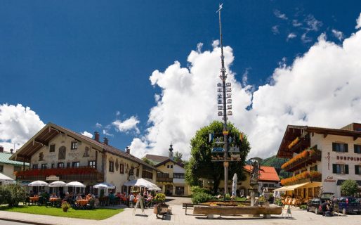 1-ortszentrum-maibaum