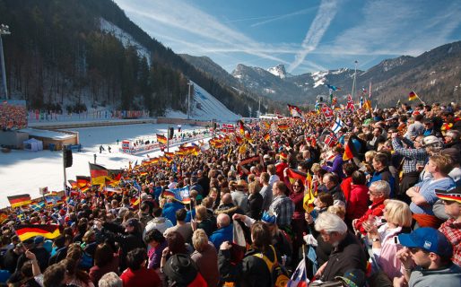 12-biathlon-publikum-mit-hrndlwand